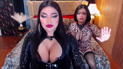 Snapshot of alurajhenson chatting on February 4, 2:39 am Alura Jhenson online show from February 4, 2:39 am