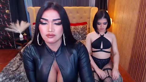 Snapshot of alurajhenson chatting on February 16, 3:15 am Alura Jhenson online show from February 16, 3:15 am