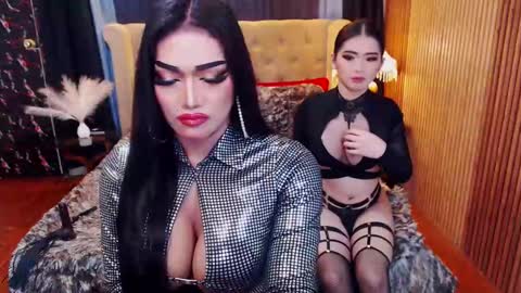 Snapshot of alurajhenson chatting on March 7, 6:11 pm Alura Jhenson online show from March 7, 6:11 pm