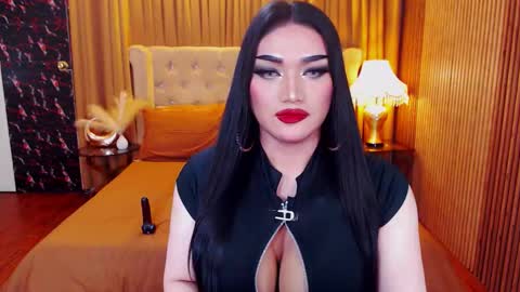 Snapshot of alurajhenson chatting on September 21, 2:35 am Alura Jhenson online show from September 21, 2:35 am