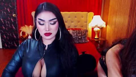 Snapshot of alurajhenson chatting on October 18, 6:41 pm Alura Jhenson online show from October 18, 6:41 pm