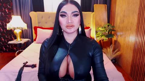 Snapshot of alurajhenson chatting on April 1, 1:41 pm Alura Jhenson online show from April 1, 1:41 pm