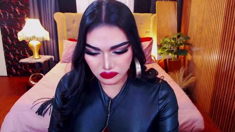 Snapshot of alurajhenson chatting on April 8, 10:37 am Alura Jhenson online show from April 8, 10:37 am