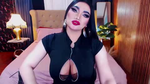 Snapshot of alurajhenson chatting on April 15, 10:44 am Alura Jhenson online show from April 15, 10:44 am