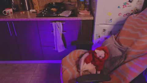 Snapshot of alvin__main chatting on April 8, 10:21 pm Alvin Puska -- online show from April 8, 10:21 pm