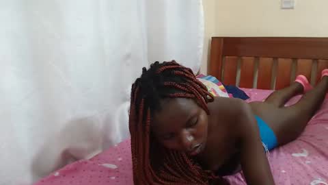 Snapshot of alvine_keji chatting on April 26, 7:55 pm Alvine keji online show from April 26, 7:55 pm