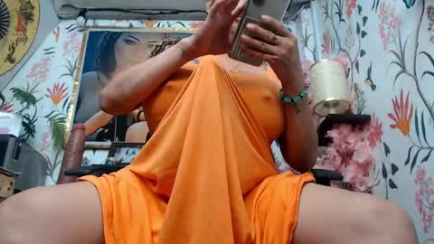 SARAHEYHEYHUGECOCK online show from February 4, 10:10 am