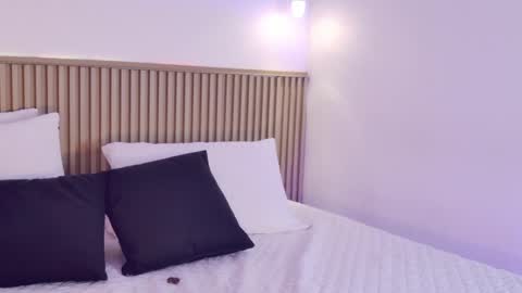 Snapshot of aly_leee chatting on March 26, 6:02 pm aly_leee online show from March 26, 6:02 pm