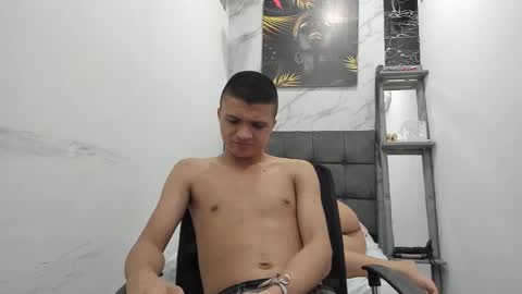 aly_n_sebas online show from February 15, 8:05 pm