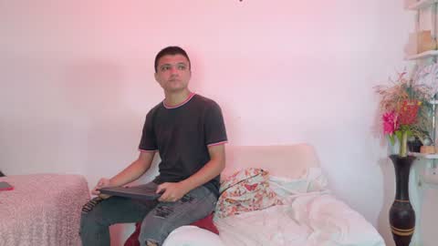 aly_n_sebas online show from July 25, 3:26 am