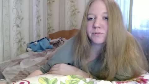 Snapshot of alya764770 chatting on April 6, 1:01 pm alya764770 online show from April 6, 1:01 pm