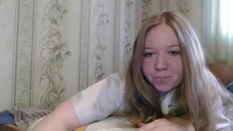 Snapshot of alya764770 chatting on April 18, 11:49 pm alya764770 online show from April 18, 11:49 pm