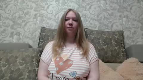 Snapshot of alya764770 chatting on April 22, 12:02 am alya764770 online show from April 22, 12:02 am