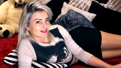 aly online show from December 6, 1:11 pm