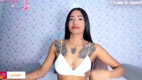 Aly online show from June 26, 11:53 pm