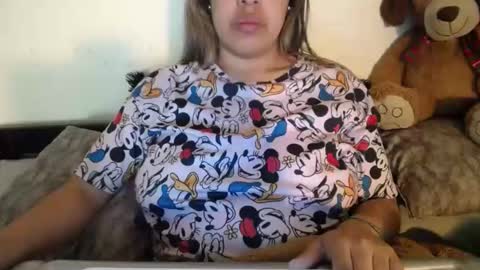 Snapshot of alynfoxx chatting on March 9, 3:01 am Alyn Maria online show from March 9, 3:01 am