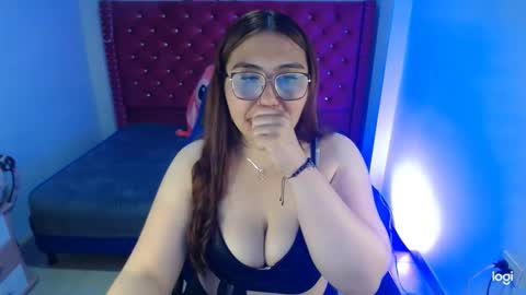alyninxxx_m online show from March 7, 12:34 pm