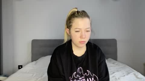 Snapshot of alyrasun chatting on March 16, 6:06 am Al online show from March 16, 6:06 am