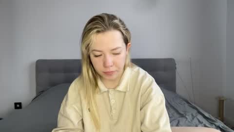 Snapshot of alyrasun chatting on March 24, 6:07 am Al online show from March 24, 6:07 am