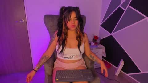 Snapshot of alysa_magic chatting on March 16, 5:17 pm alysa magic online show from March 16, 5:17 pm