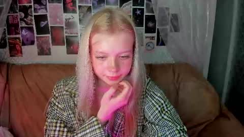 Snapshot of alysameow chatting on June 17, 1:56 pm Alysa 7GMT online show from June 17, 1:56 pm