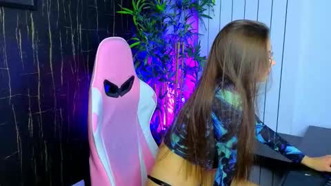 Snapshot of alyseruss chatting on October 2, 5:31 pm Alyse online show from October 2, 5:31 pm