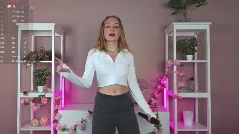 Snapshot of alyshaperkowski chatting on September 18, 4:42 pm Vanessa online show from September 18, 4:42 pm