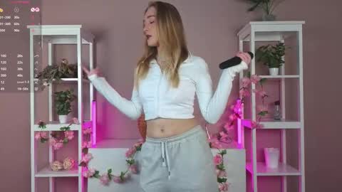 Snapshot of alyshaperkowski chatting on September 19, 4:18 pm Vanessa online show from September 19, 4:18 pm