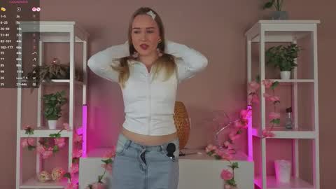 Snapshot of alyshaperkowski chatting on October 3, 7:55 pm Vanessa online show from October 3, 7:55 pm