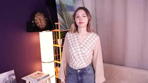 Snapshot of alysiaseibert chatting on March 22, 3:32 am Kate online show from March 22, 3:32 am