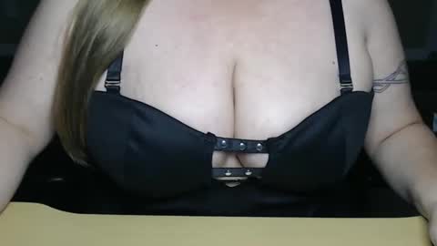 Alyss Skye online show from September 22, 1:18 am