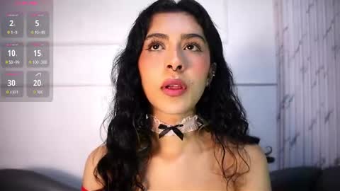 alyssa_joness online show from June 9, 4:13 am