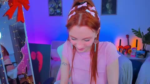 alyssa_smitt online show from February 6, 1:43 pm