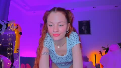 alyssa_smitt online show from October 6, 9:56 pm