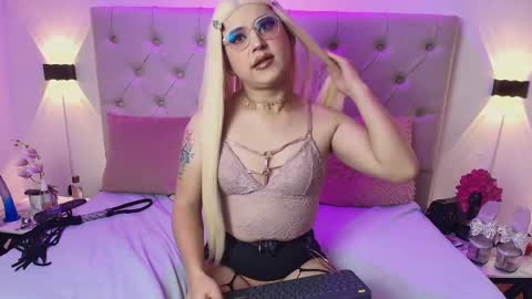 alyssaa_hunter online show from March 6, 1:27 am