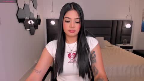 Snapshot of alyssadean_ chatting on September 18, 11:23 am Aly online show from September 18, 11:23 am