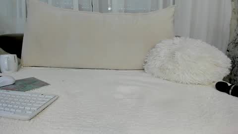 alysamillan online show from December 12, 10:56 am