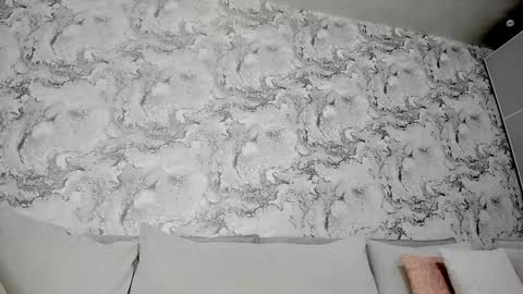 alysamillan online show from January 18, 7:59 am