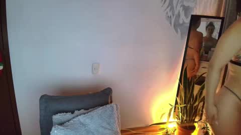 alyssia wolds online show from October 14, 12:44 am