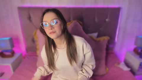 Alyy online show from February 17, 2:02 pm