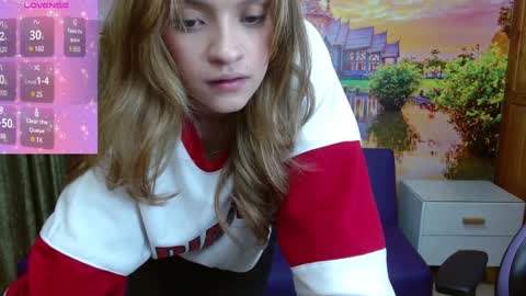 Alyy online show from December 7, 1:18 pm
