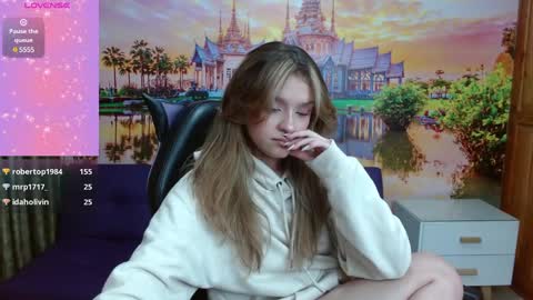 Alyy online show from January 3, 5:10 pm