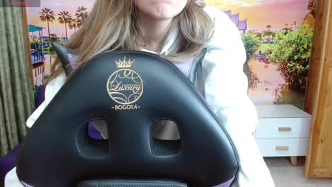 Alyy online show from January 7, 2:08 pm
