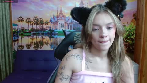 Alyy online show from January 11, 2:15 pm