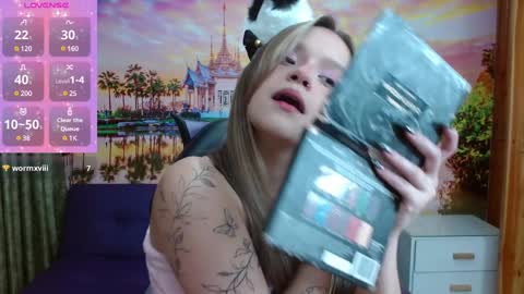 Alyy online show from January 24, 2:19 pm