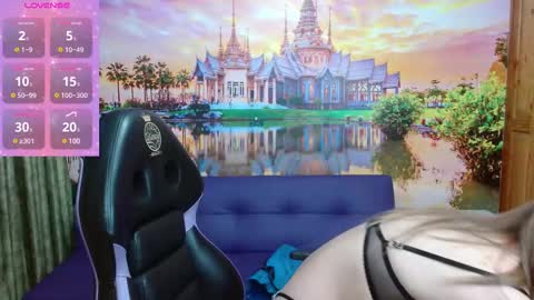 Alyy online show from March 11, 2:18 pm