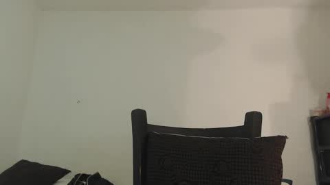 valentia online show from February 23, 1:24 am