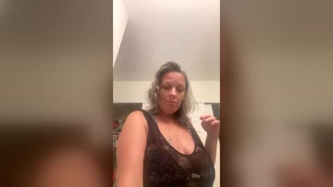 Snapshot of amadomindy chatting on June 12, 11:25 pm amadomindy online show from June 12, 11:25 pm