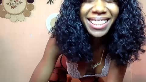 Snapshot of amah17 chatting on February 13, 7:56 am Amah online show from February 13, 7:56 am