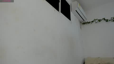 Snapshot of amaia_baez chatting on April 16, 7:03 pm AMAIA online show from April 16, 7:03 pm